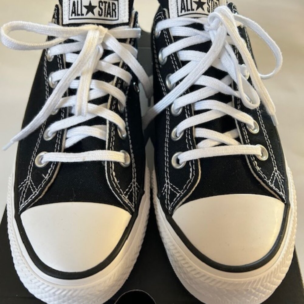Brand New Converse Chuck Taylor All Star Low Black Unisex Men 6.5 Women 8.5